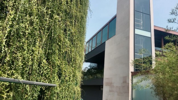 The Benefits of Aluminium Glazing in Modern Construction 