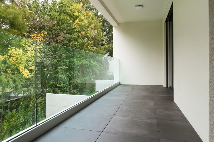 Balcony Glass Design Tips for your Luxury Home